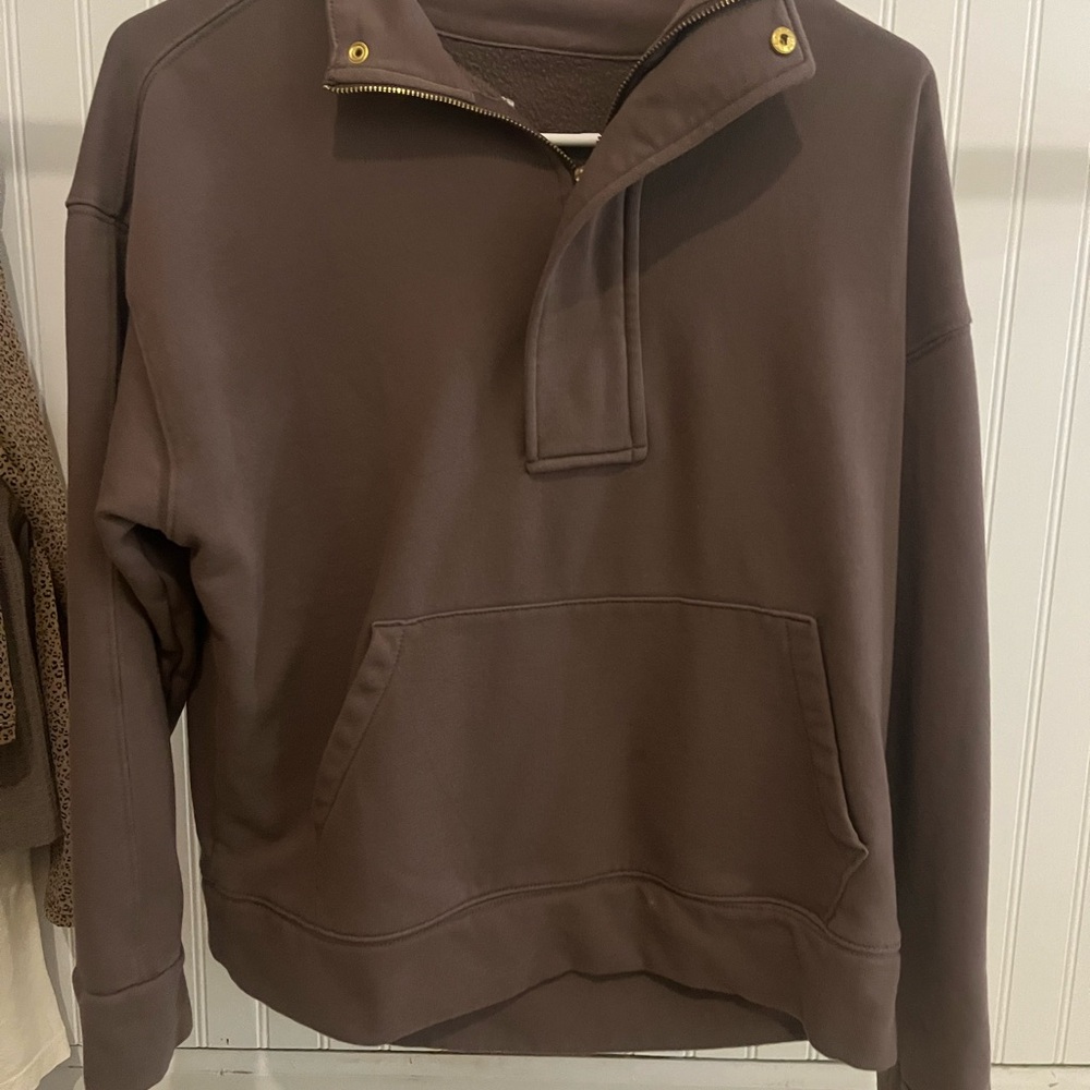 Brown quarter zip sweatshirt
